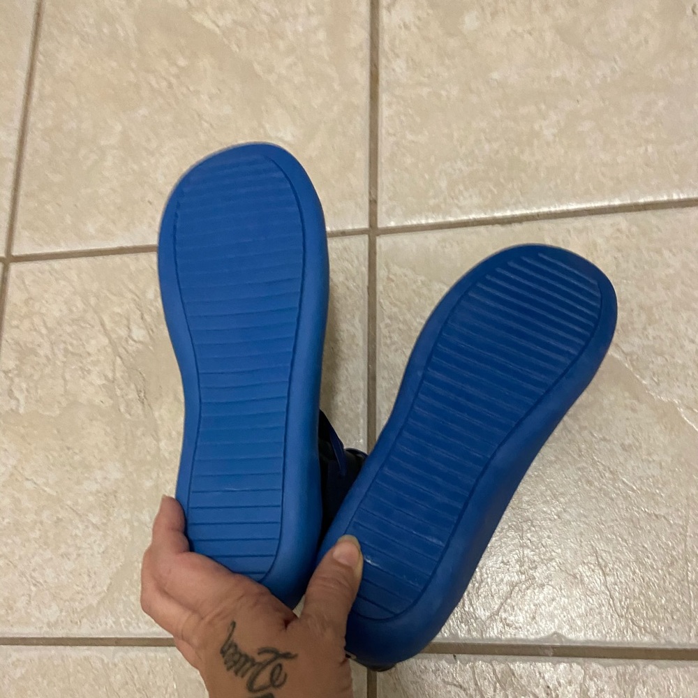 Water Shoes. Blue. NWOT Size 8/9. - Picture 3 of 4